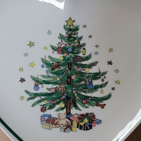 NIKKO HAPPY HOLIDAYS HEART-SHAPED DISH - Picture 5 of 7